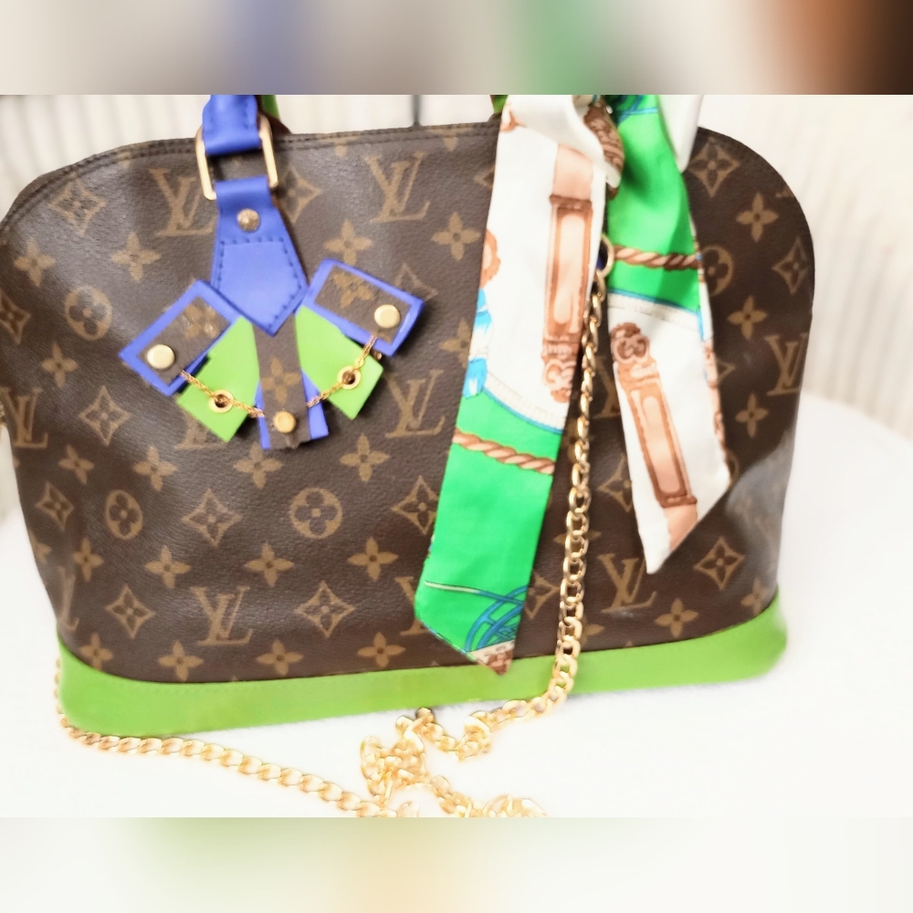Louis Vuitton Bag - Picture 6 of 16
